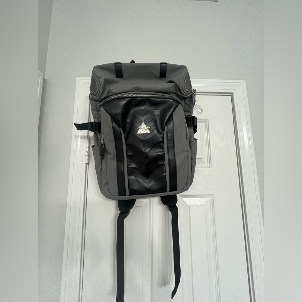 RARE!!! Yu-Gi-Oh! Blue-Eyes White Dragon 3D Black and Gray Backpack. Like New! - Picture 9 of 12